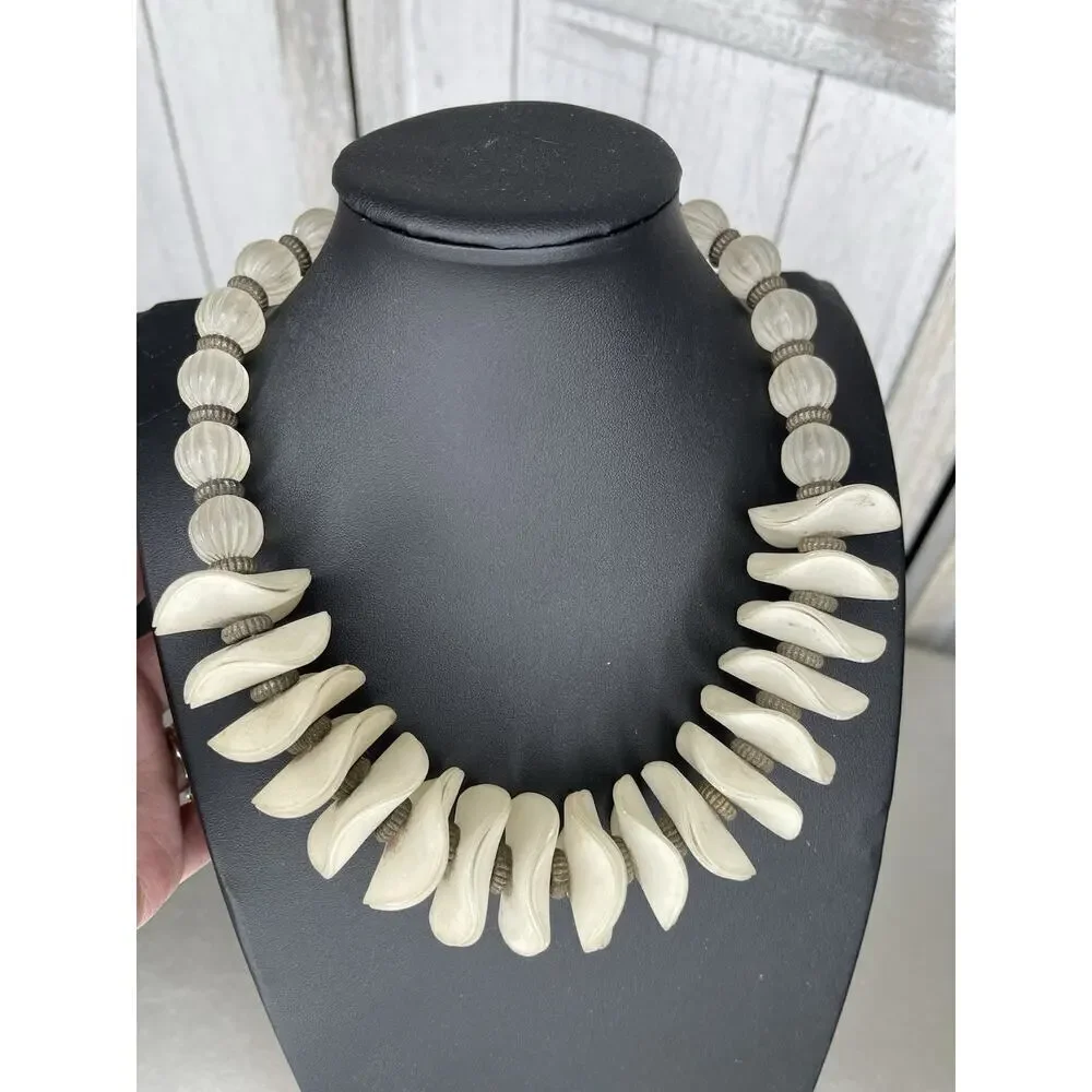 VINTAGE Unique 1970s 1980s Lightweight Tribal Layered Beaded Necklace
